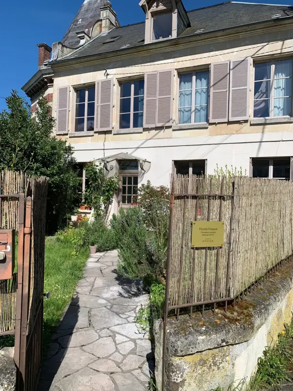 Façade du cabinet de thérapie manuelle Floureto Férigoule – 29 Rue du Mont Berny, 60350 Pierrefonds, Oise
